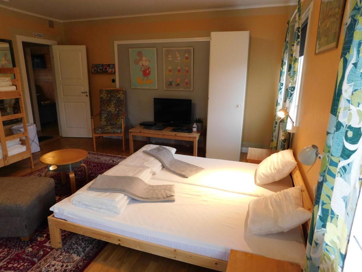 Solgarden Vandrarhem Hostal B&B Blackstad Extérieur photo