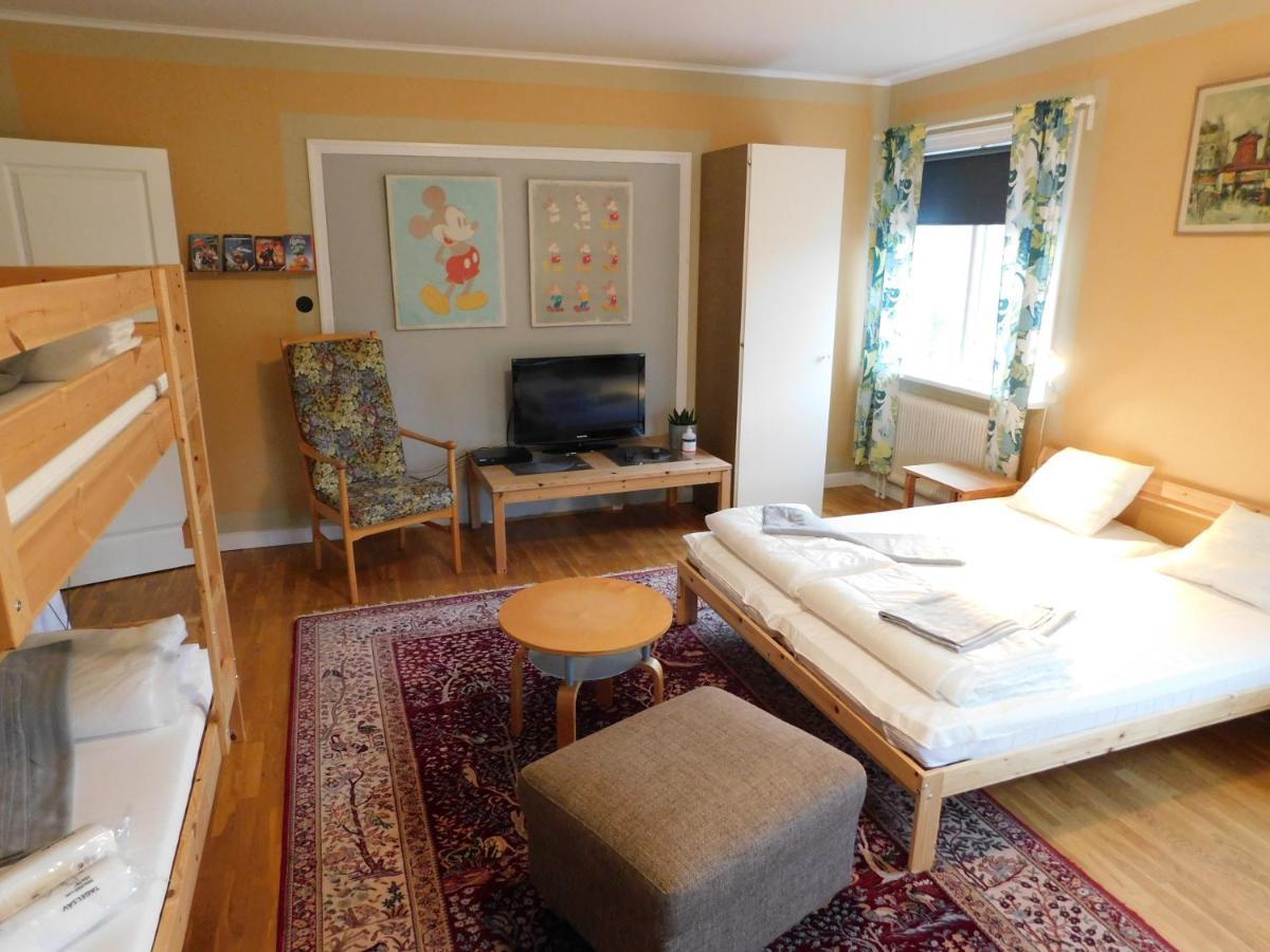 Solgarden Vandrarhem Hostal B&B Blackstad Extérieur photo