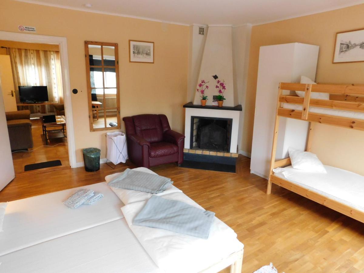 Solgarden Vandrarhem Hostal B&B Blackstad Extérieur photo